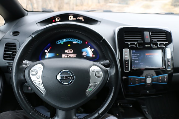 Nissan Leaf 10 of 27