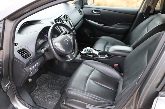 Nissan Leaf 9 of 27
