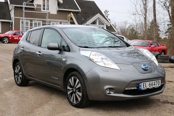 Nissan Leaf 3 of 27