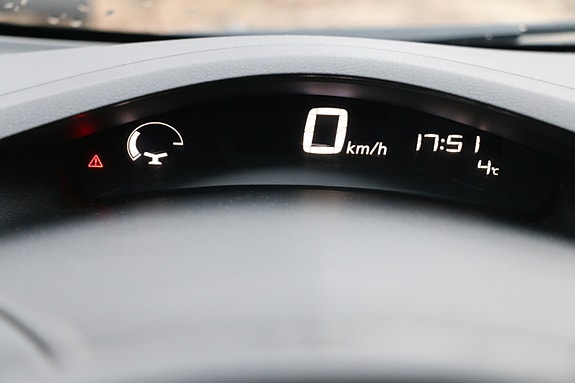 Nissan Leaf 16 of 27