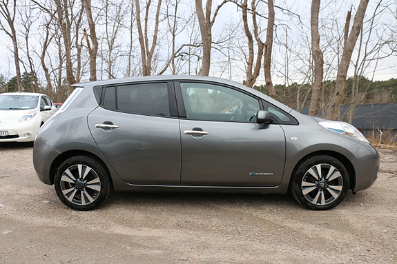 Nissan Leaf 4 of 27
