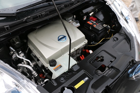 Nissan Leaf 25 of 27