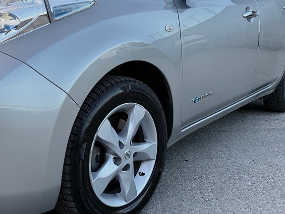 Nissan Leaf 2 of 5