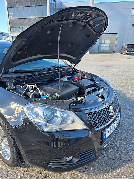 Suzuki Kizashi 2010 photo 3
