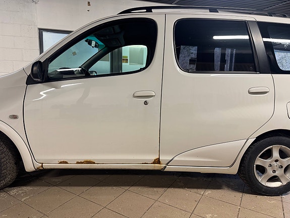 Toyota Yaris Verso 7 of 25
