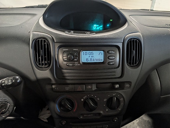 Toyota Yaris Verso 15 of 25