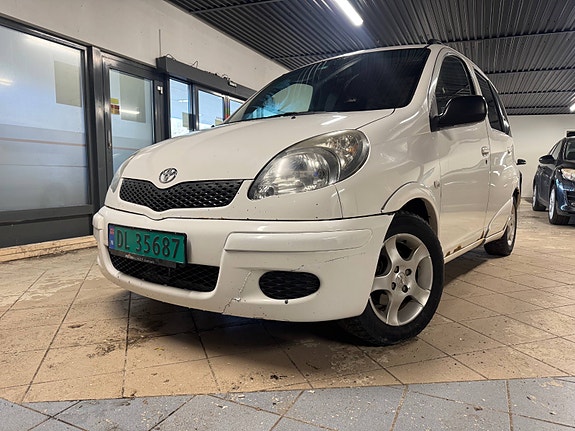 Toyota Yaris Verso 9 of 25