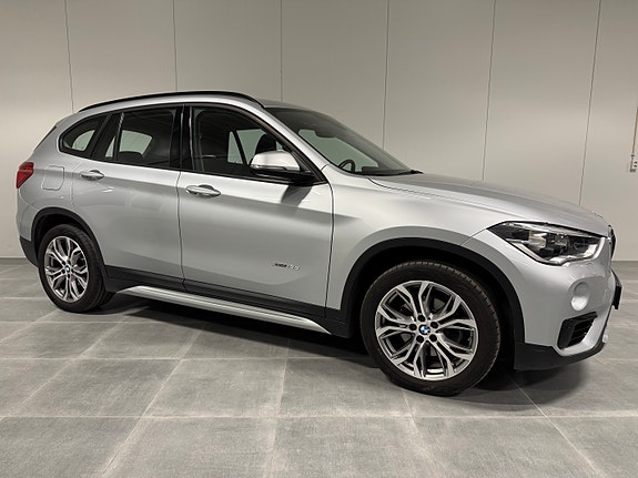 BMW X1 3 of 5