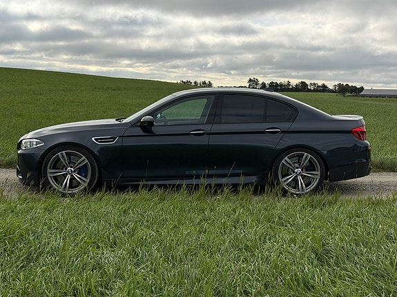 BMW M5 6 of 26