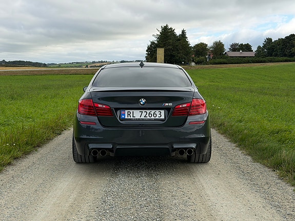 BMW M5 8 of 26