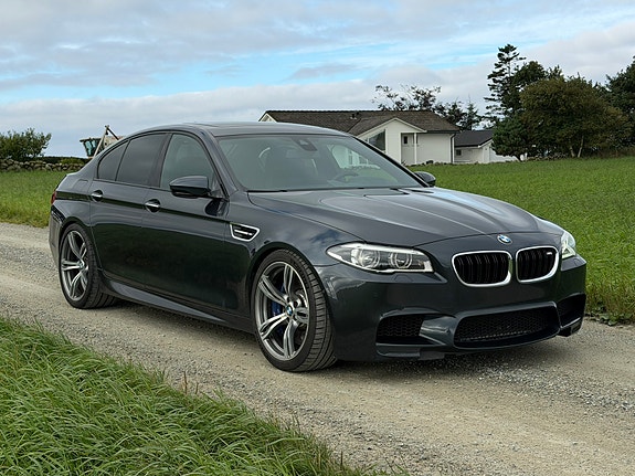 BMW M5 3 of 26