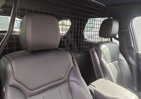 Land Rover Discovery 17 of 30