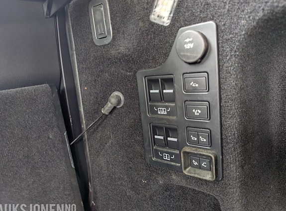 Land Rover Discovery 19 of 30