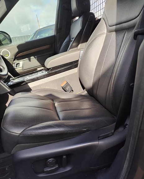 Land Rover Discovery 12 of 30
