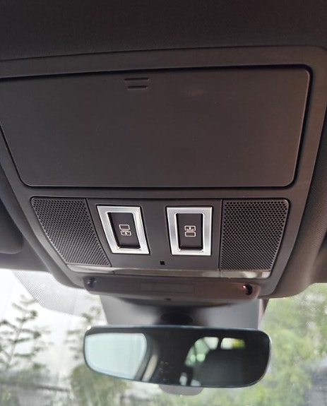 Land Rover Discovery 14 of 30