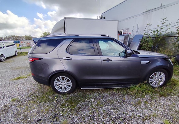 Land Rover Discovery 21 of 30