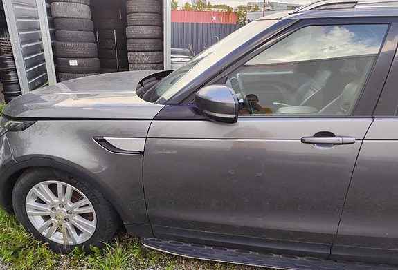 Land Rover Discovery 24 of 30