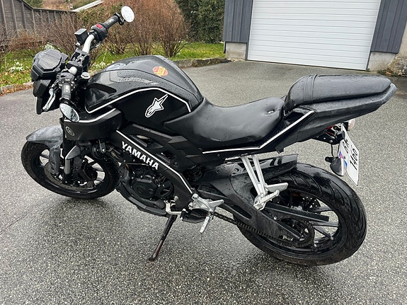 Yamaha MT-125 8 of 11