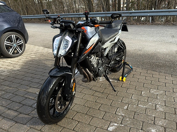 KTM 790 Duke 2 of 9