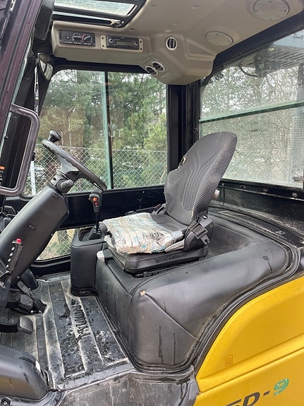 Hyundai 45D-9 7 of 11