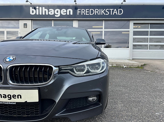 BMW 330e 4 of 5