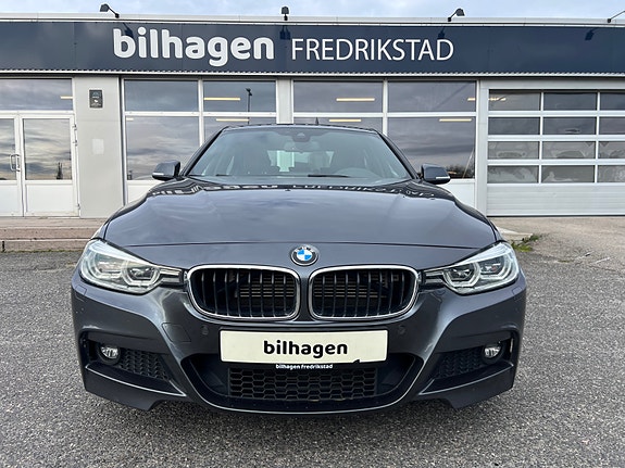 BMW 330e 3 of 5