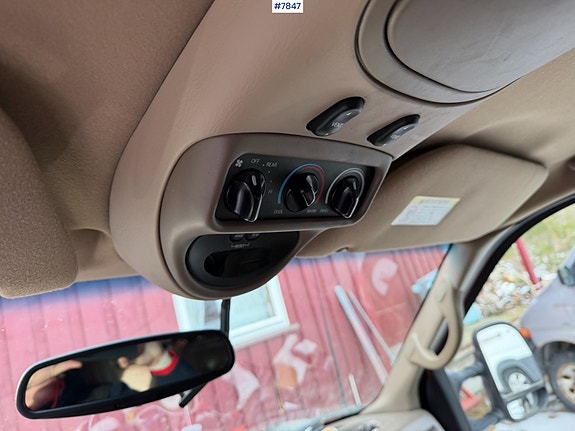 Ford Excursion 16 of 30