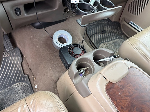 Ford Excursion 20 of 30