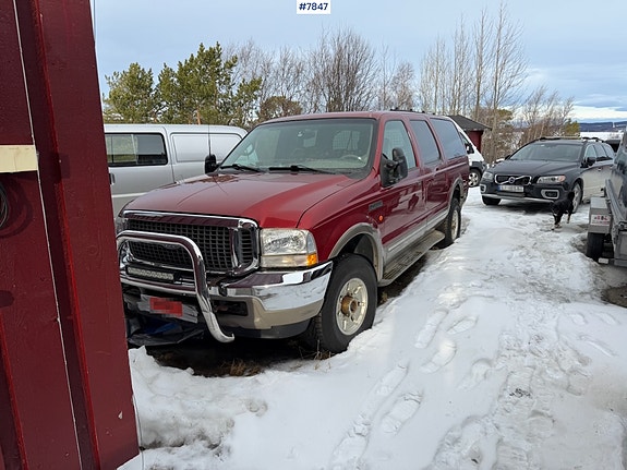 Ford Excursion 3 of 30