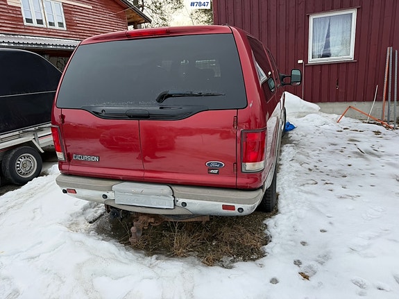 Ford Excursion 6 of 30