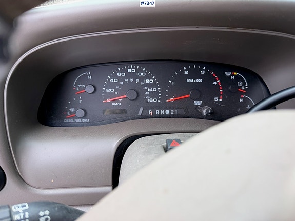 Ford Excursion 18 of 30
