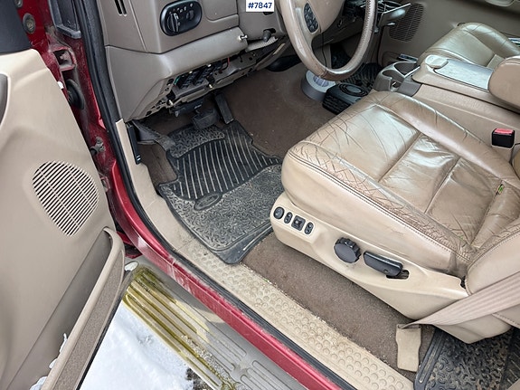 Ford Excursion 30 of 30