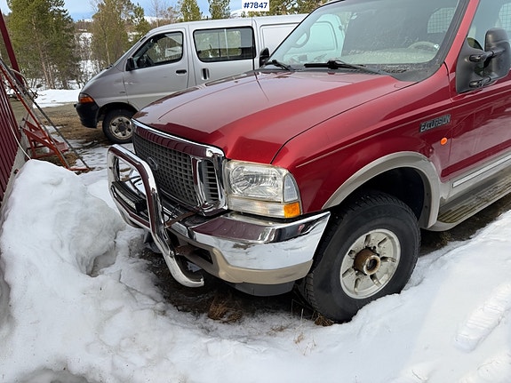 Ford Excursion 4 of 30