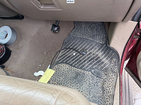 Ford Excursion 22 of 30