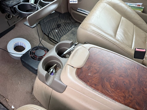 Ford Excursion 21 of 30
