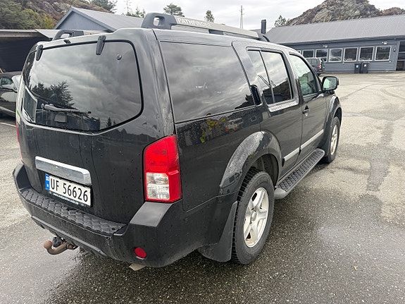 Nissan Pathfinder 4 of 5