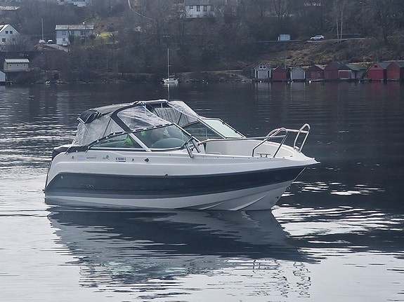 BM-132 Uttern T55 m Mercury 115 hk. 2010 modell