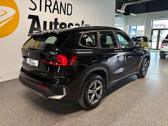BMW X1 4 of 5