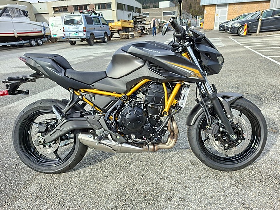 Kawasaki Z650 S 10 of 11