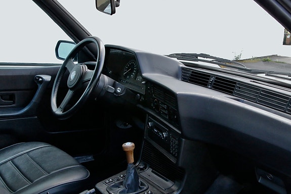 BMW 635CSi 17 of 30