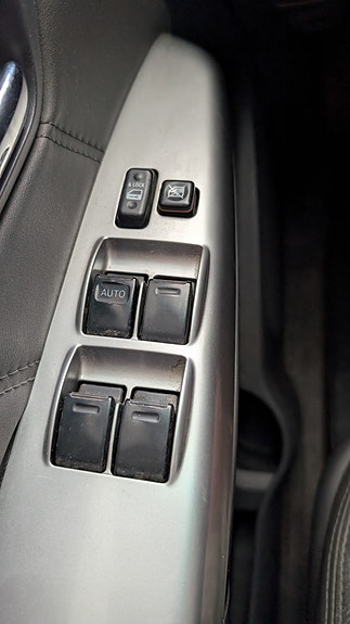 Toyota HiLux 10 of 26