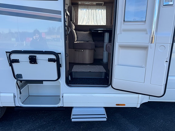 Carthago Carthago C-Tourer T 143 LE 17 of 30