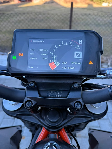 KTM 125 Duke 4 of 11