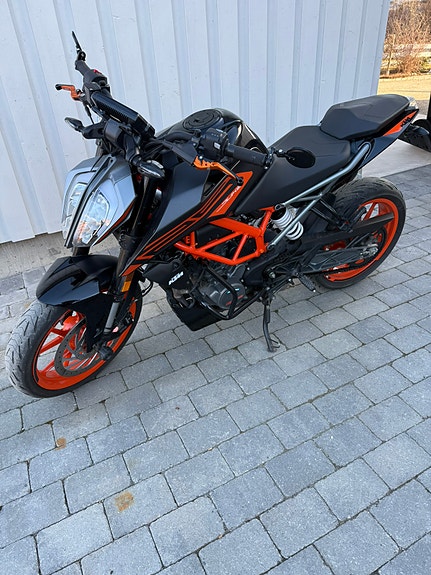 KTM 125 Duke 2 of 11