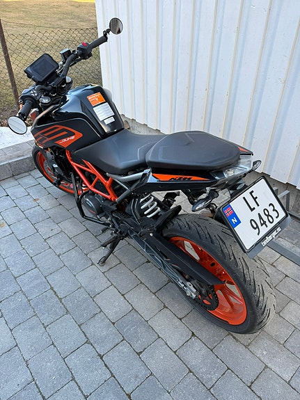 KTM 125 Duke 3 of 11