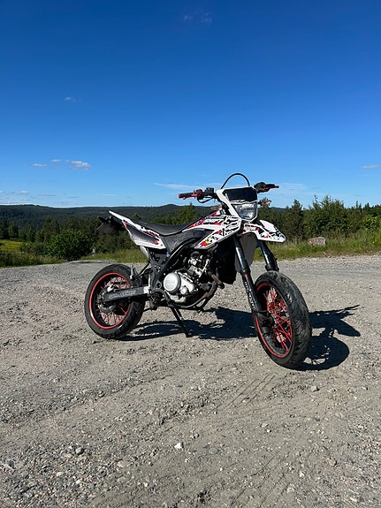 Yamaha WR 125 R 17 of 18