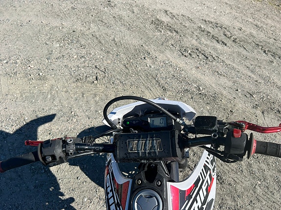 Yamaha WR 125 R 10 of 18