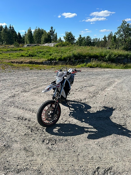 Yamaha WR 125 R 15 of 18