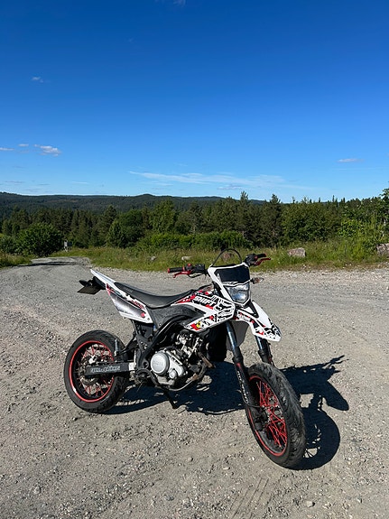 Yamaha WR 125 R 16 of 18