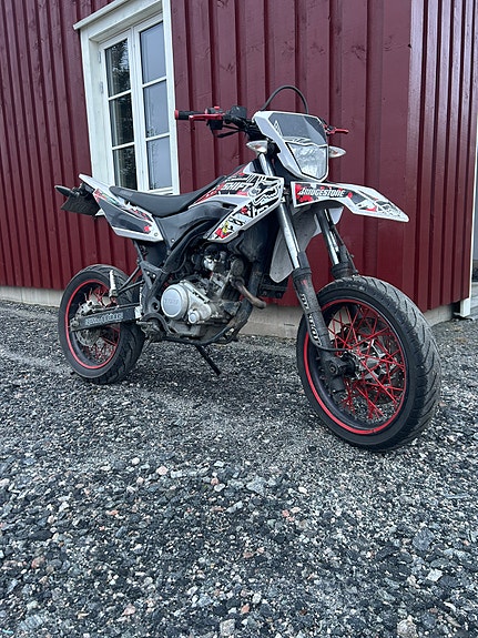 Yamaha WR 125 R 4 of 18